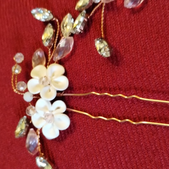 Elegant Floral Hair Pins - Picture 9 of 9